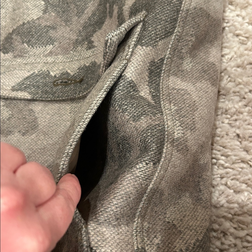 Cabela's Wool Camo Vest - Picture 5 of 9
